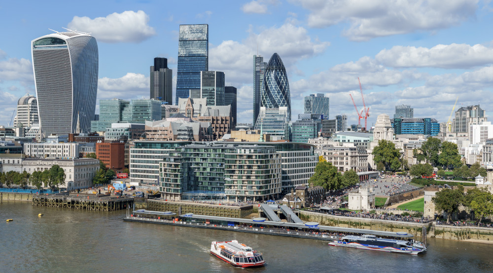 A picture of the City Of London at night